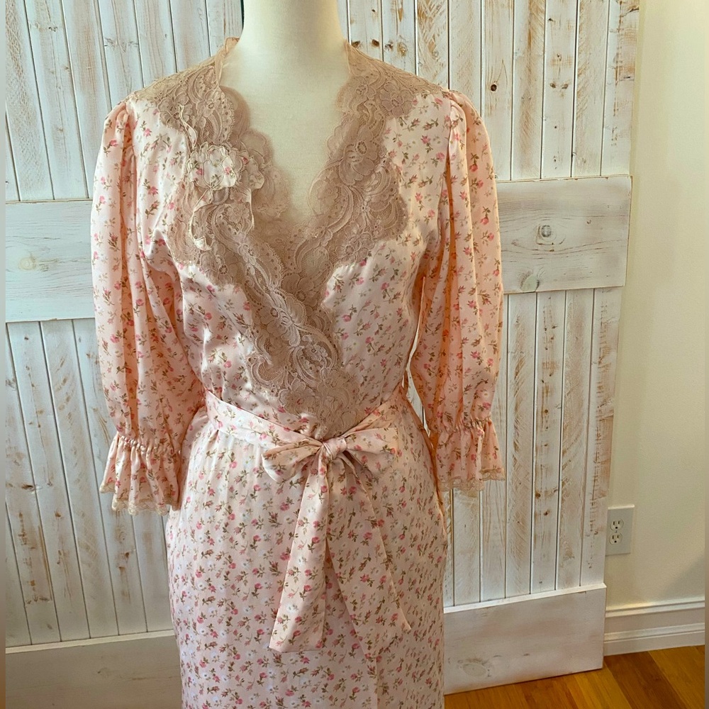 Vintage Christian Dior, nightgown and robe with lace detailing size small